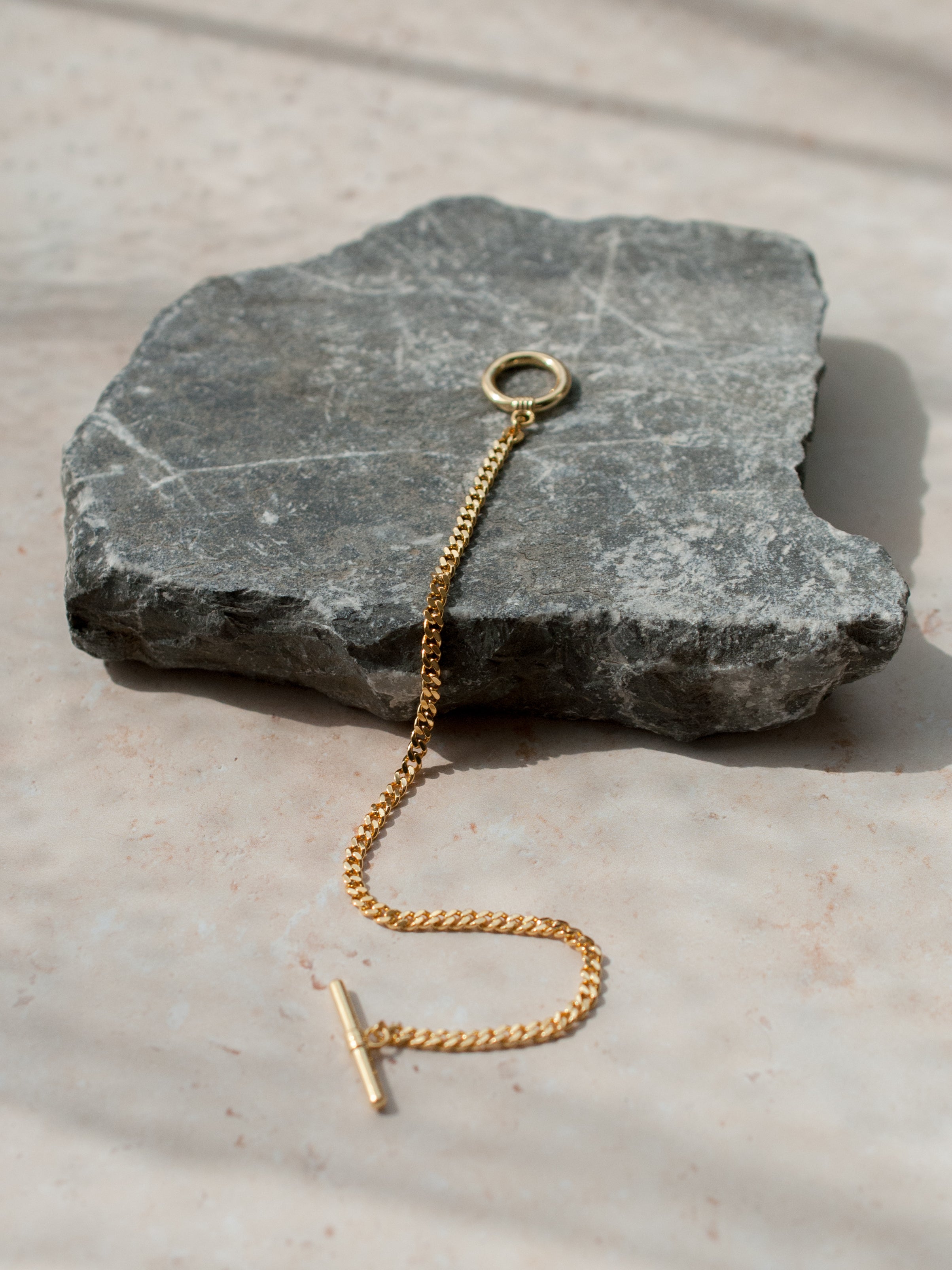 T-Clasp Bracelet Gold