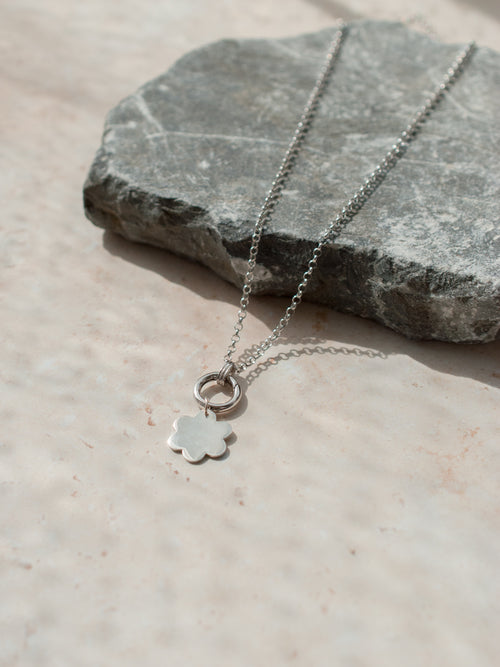 Chain with O-Charm