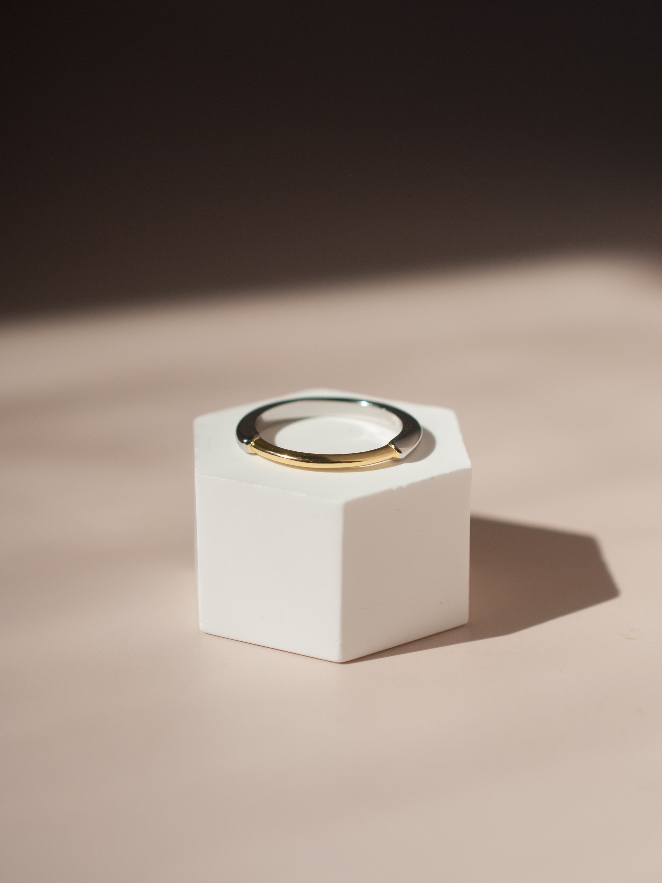 Double Stack Interlocking Rings